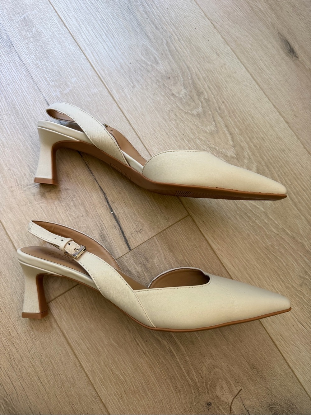 Naturalizer Dalary pointed toe sling back, warm white leather, size 9 - Picture 2 of 8